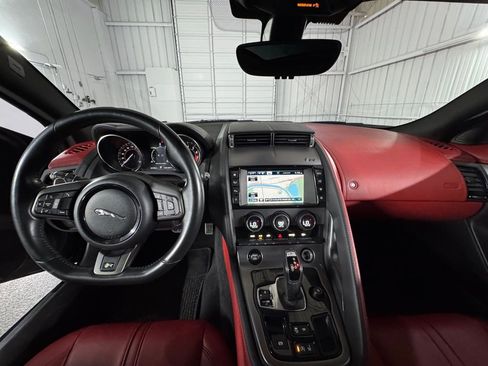 Used 2017 Jaguar F-TYPE R image 22