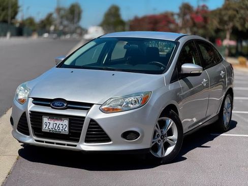Used 2014 Ford Focus SE FWD image 7