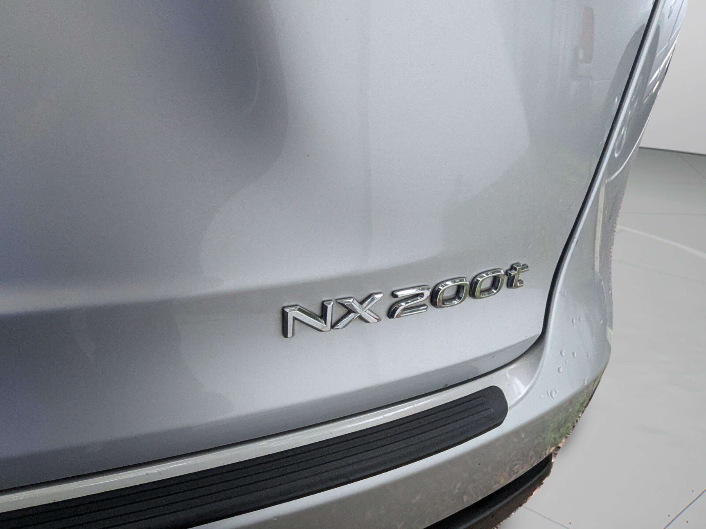 Used 2016 Lexus NX 200t FWD image 16