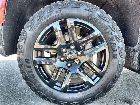 Used 2021 Chevrolet Silverado 1500 Custom Trail Boss w/ LPO, Dark Essentials Package image 32