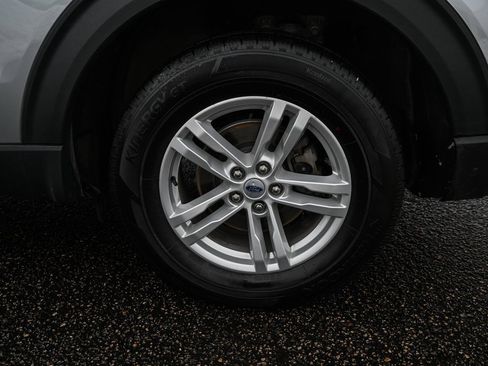 Certified 2023 Ford Explorer XLT w/ Equipment Group 202A image 13