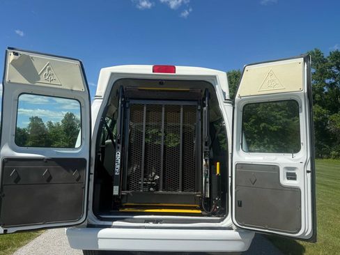 Used 2012 Ford E-250 and Econoline 250 w/ PWR Group RWD image 11