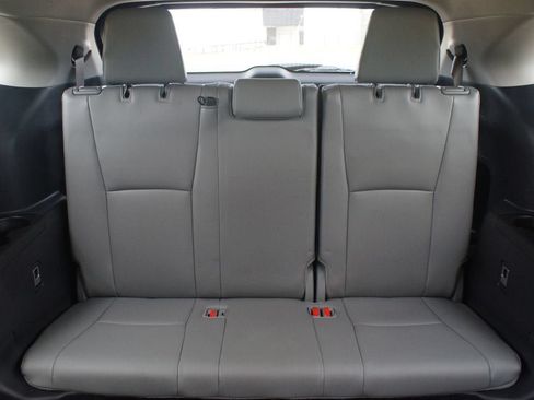 Certified 2026 Toyota Highlander XLE AWD/4WD image 16