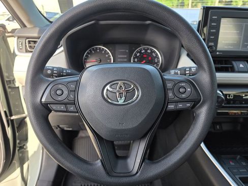 Used 2021 Toyota RAV4 XLE w/ Convenience Package FWD image 25