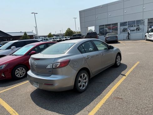 Used 2013 MAZDA MAZDA3 i Sport FWD image 9