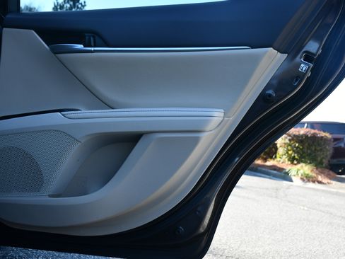 Certified 2019 Toyota Camry XLE image 18