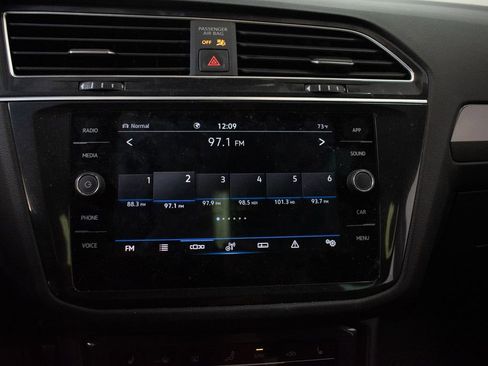 Used 2024 Volkswagen Tiguan SE AWD/4WD image 14