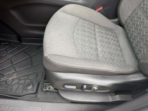 Used 2023 Chevrolet Equinox LT FWD image 19