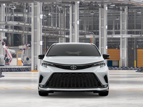 New 2026 Toyota Sienna XSE FWD image 2