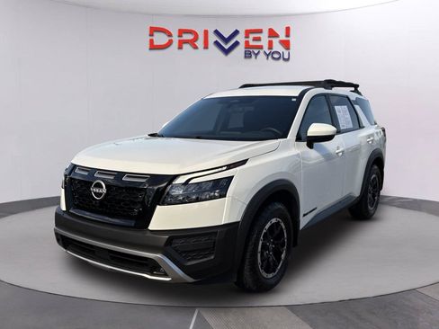 Used 2025 Nissan Pathfinder Rock Creek AWD/4WD image 6