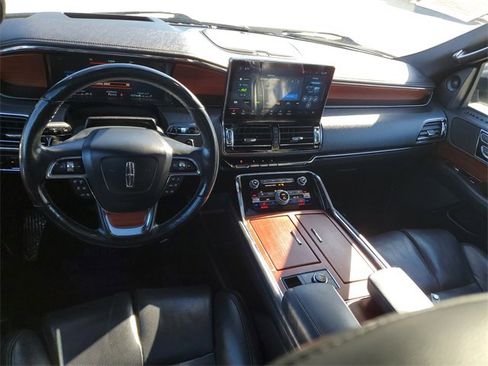 Used 2022 Lincoln Navigator L Reserve image 10