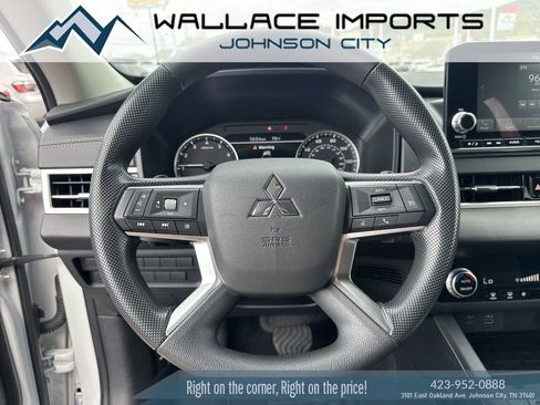Used 2024 Mitsubishi Outlander ES AWD/4WD image 27