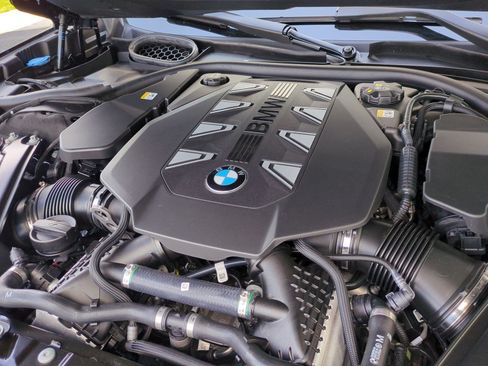 Used 2025 BMW 760i xDrive w/ Luxury Rear Seating Package AWD/4WD image 35