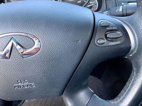 Used 2016 INFINITI Q70 3.7 AWD/4WD image 25