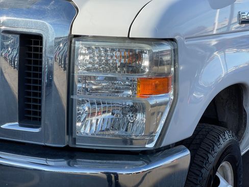 Used 2016 Ford E-450 and Econoline 450 Super Duty image 28