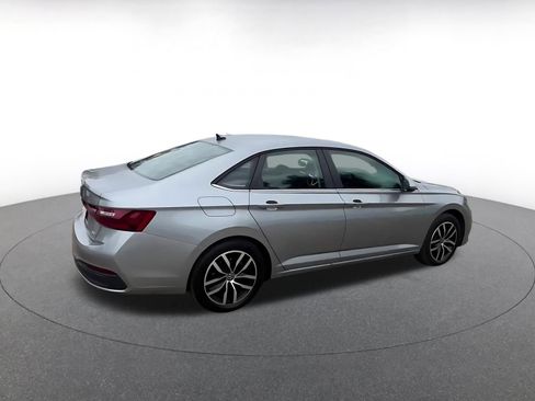 Used 2025 Volkswagen Jetta SE image 15