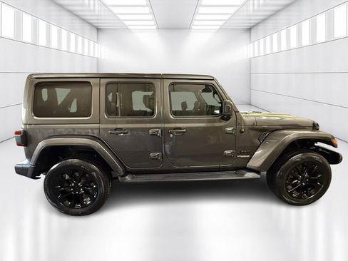 Used 2021 Jeep Wrangler Unlimited Sahara image 4
