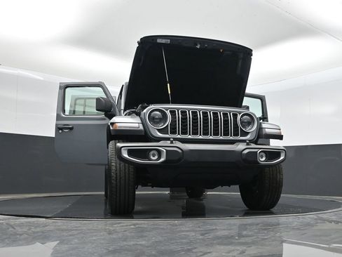Used 2025 Jeep Wrangler Unlimited Sahara w/ Safety Group AWD/4WD image 58