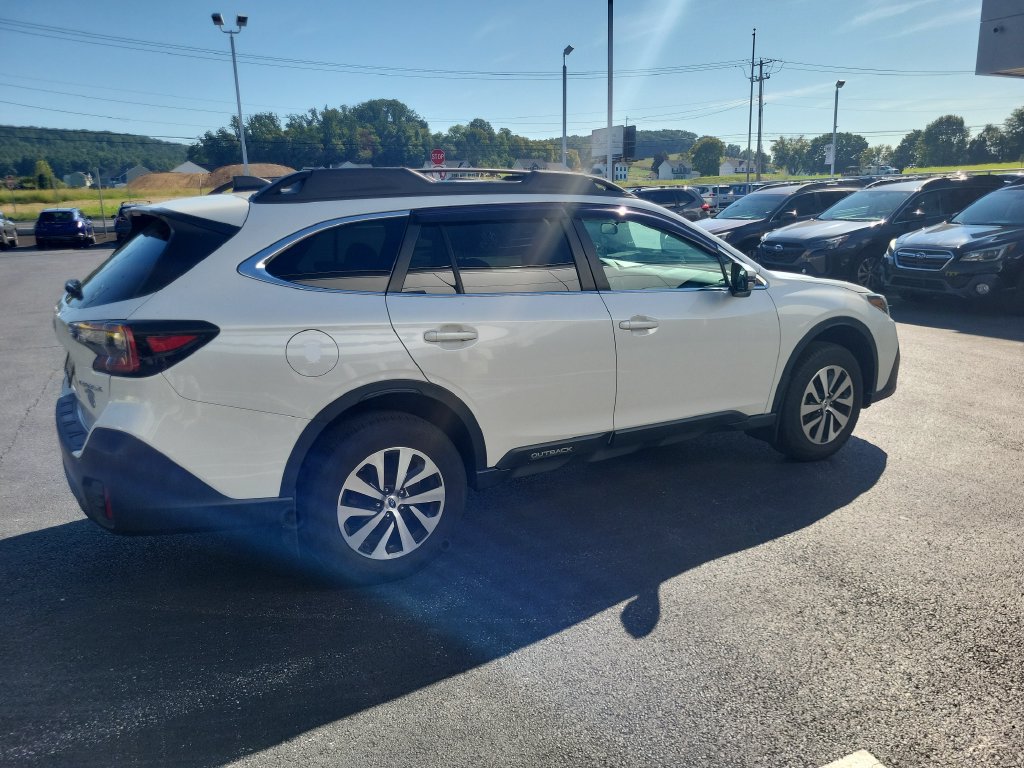 Certified 2022 Subaru Outback Premium AWD/4WD image 4
