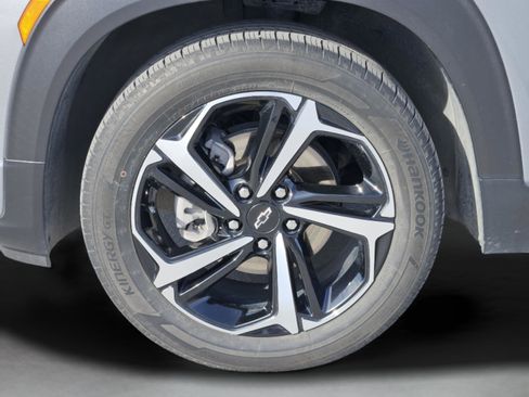 Used 2023 Chevrolet TrailBlazer RS w/ Convenience Package image 11