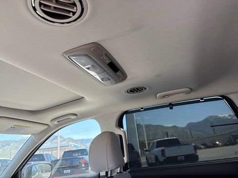 Used 2020 Kia Telluride EX w/ EX Premium Package FWD image 22