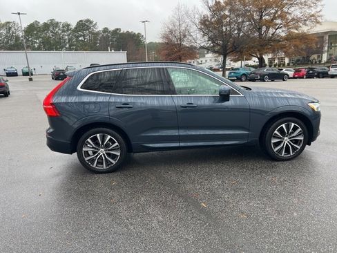 Used 2022 Volvo XC60 B5 Momentum w/ Protection Package Premier image 6