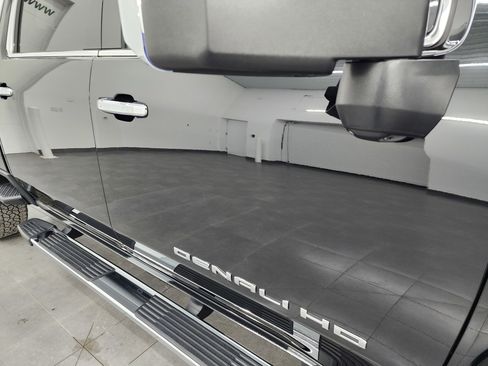 Used 2024 GMC Sierra 2500 Denali w/ Denali Reserve Package image 27