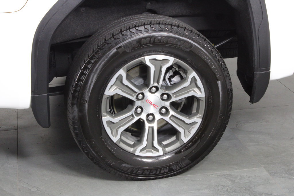 Used 2026 GMC Sierra 1500 SLT AWD/4WD image 14