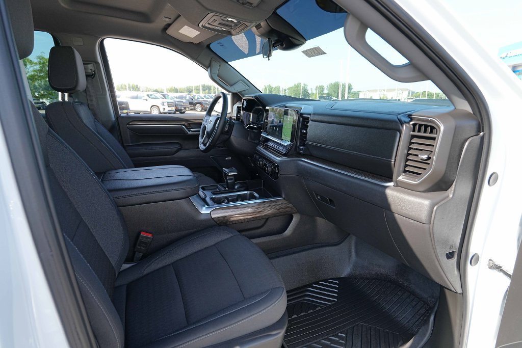Used 2025 Chevrolet Silverado 1500 LT Trail Boss w/ Convenience Package II AWD/4WD image 23