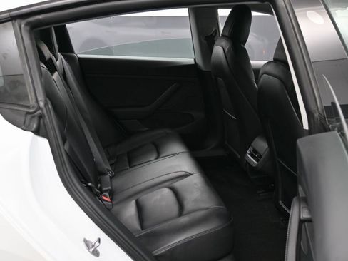 Used 2021 Tesla Model 3 Standard Range Plus image 37