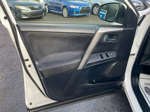 Used 2014 Toyota RAV4 XLE image 24