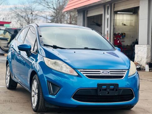 Used 2012 Ford Fiesta SE image 1
