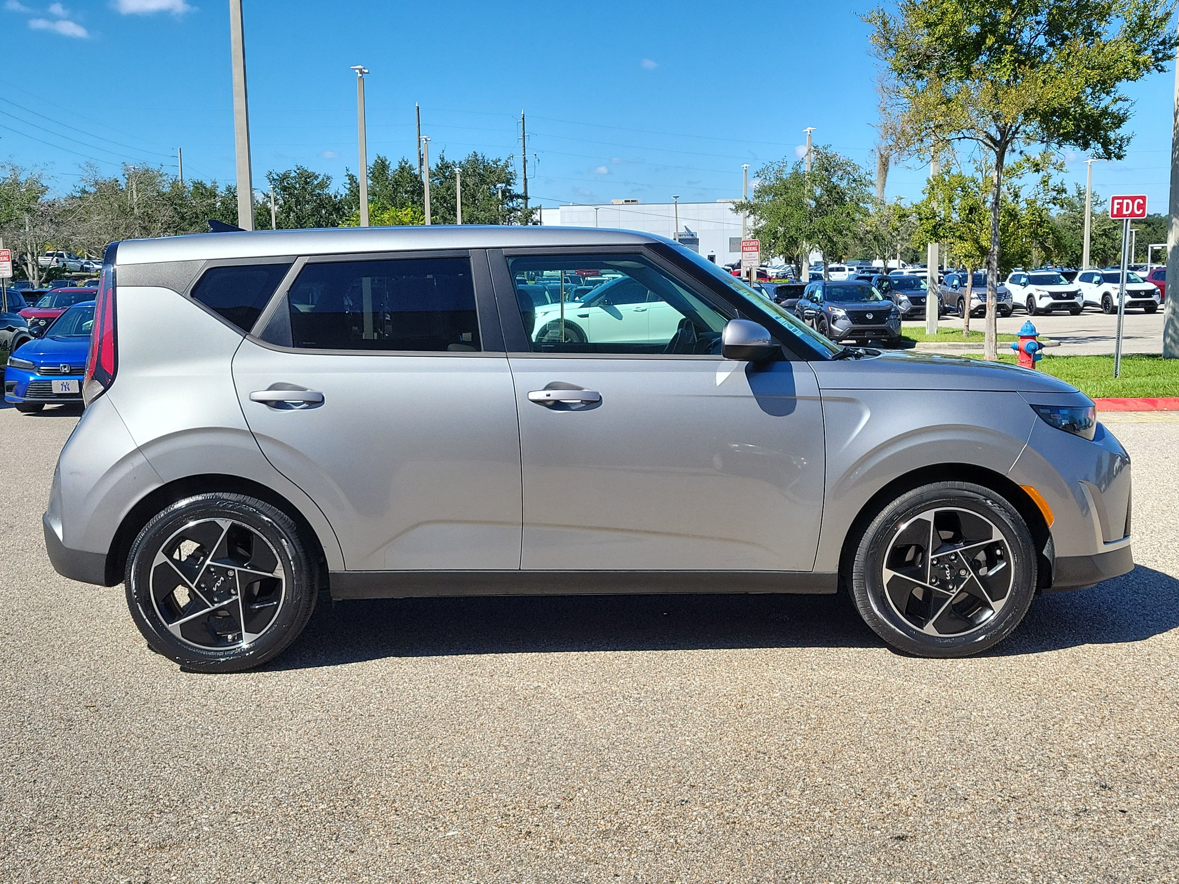 Used 2023 Kia Soul EX FWD image 4