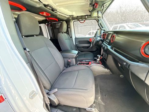 Used 2023 Jeep Wrangler Sport S image 32