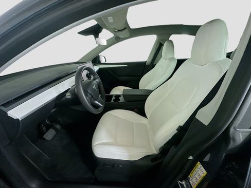 Used 2023 Tesla Model Y AWD image 13