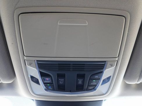 Used 2022 Acura MDX FWD w/ Technology Package image 15