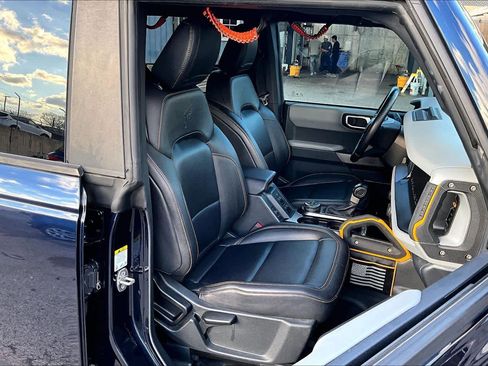 Used 2021 Ford Bronco Badlands image 8