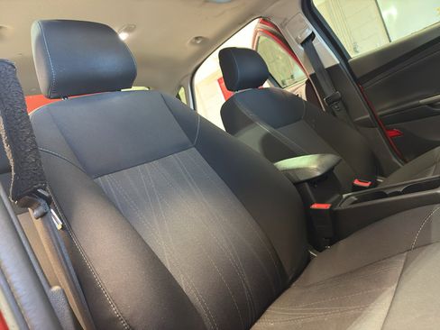 Used 2018 Ford Focus SEL image 22