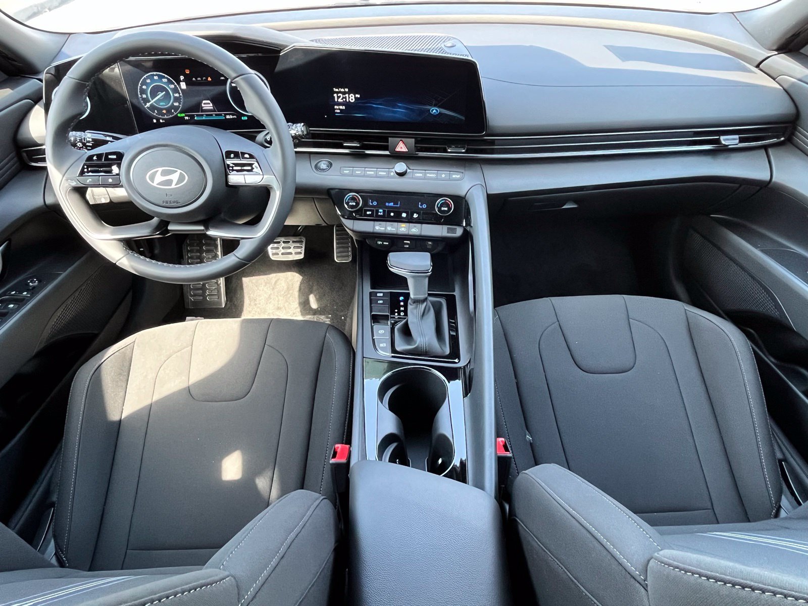 New 2025 Hyundai Elantra SEL FWD image 8