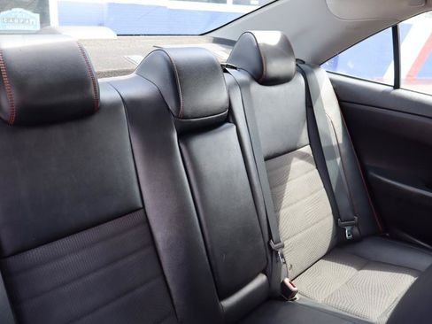 Used 2016 Toyota Camry SE FWD image 16