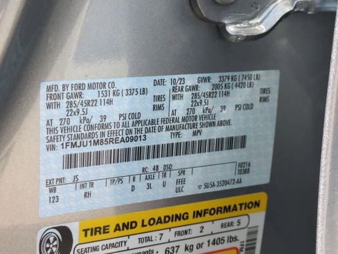 Used 2024 Ford Expedition Platinum image 37