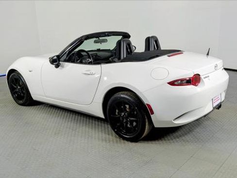 Used 2016 MAZDA MX-5 Miata Sport image 4