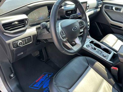Used 2023 Ford Explorer XLT w/ Equipment Group 202A AWD/4WD image 26