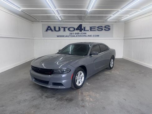 Used 2019 Dodge Charger SXT RWD image 1