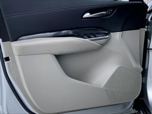 Used 2019 Cadillac XT4 Luxury w/ Cold Weather Package image 23