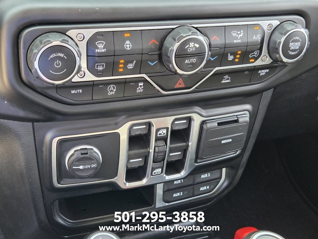 Used 2021 Jeep Wrangler Unlimited Sahara AWD/4WD image 19