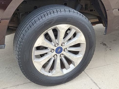 Used 2018 Ford F150 XL w/ Equipment Group 101A Mid AWD/4WD image 16