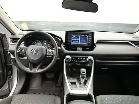 Used 2022 Toyota RAV4 XLE FWD image 17