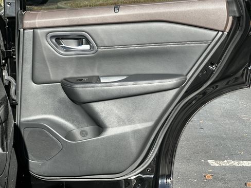 Used 2023 Nissan Rogue SL w/ SL Premium Package FWD image 22