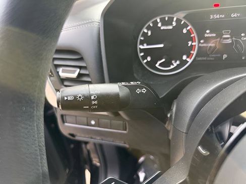 Used 2023 Nissan Rogue SV image 13